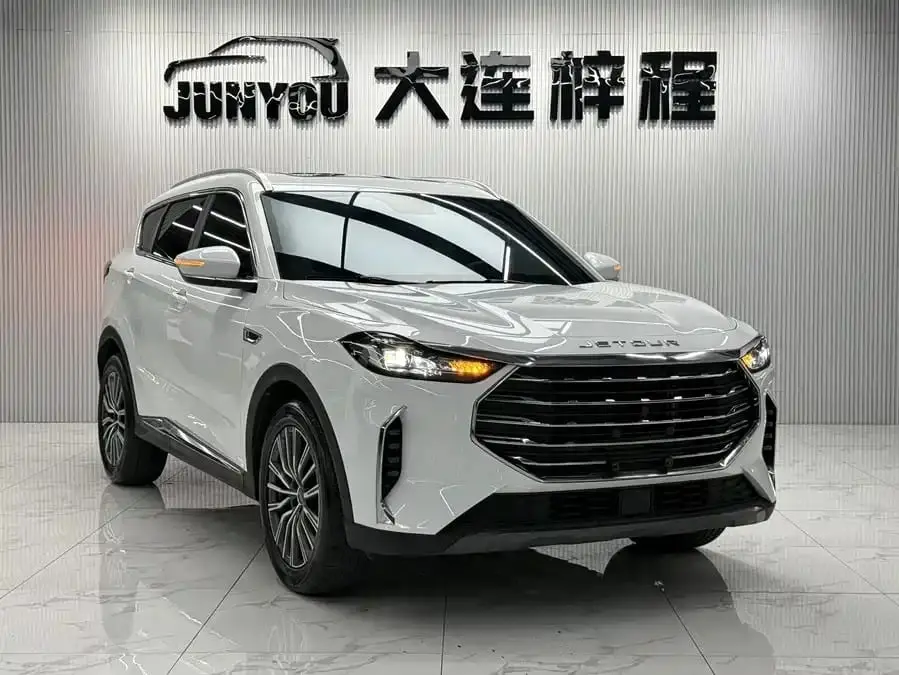 捷途X70 PLUS 2023款 1.5T CVT自强MAX 7座 1.5T 自动 前置前驱