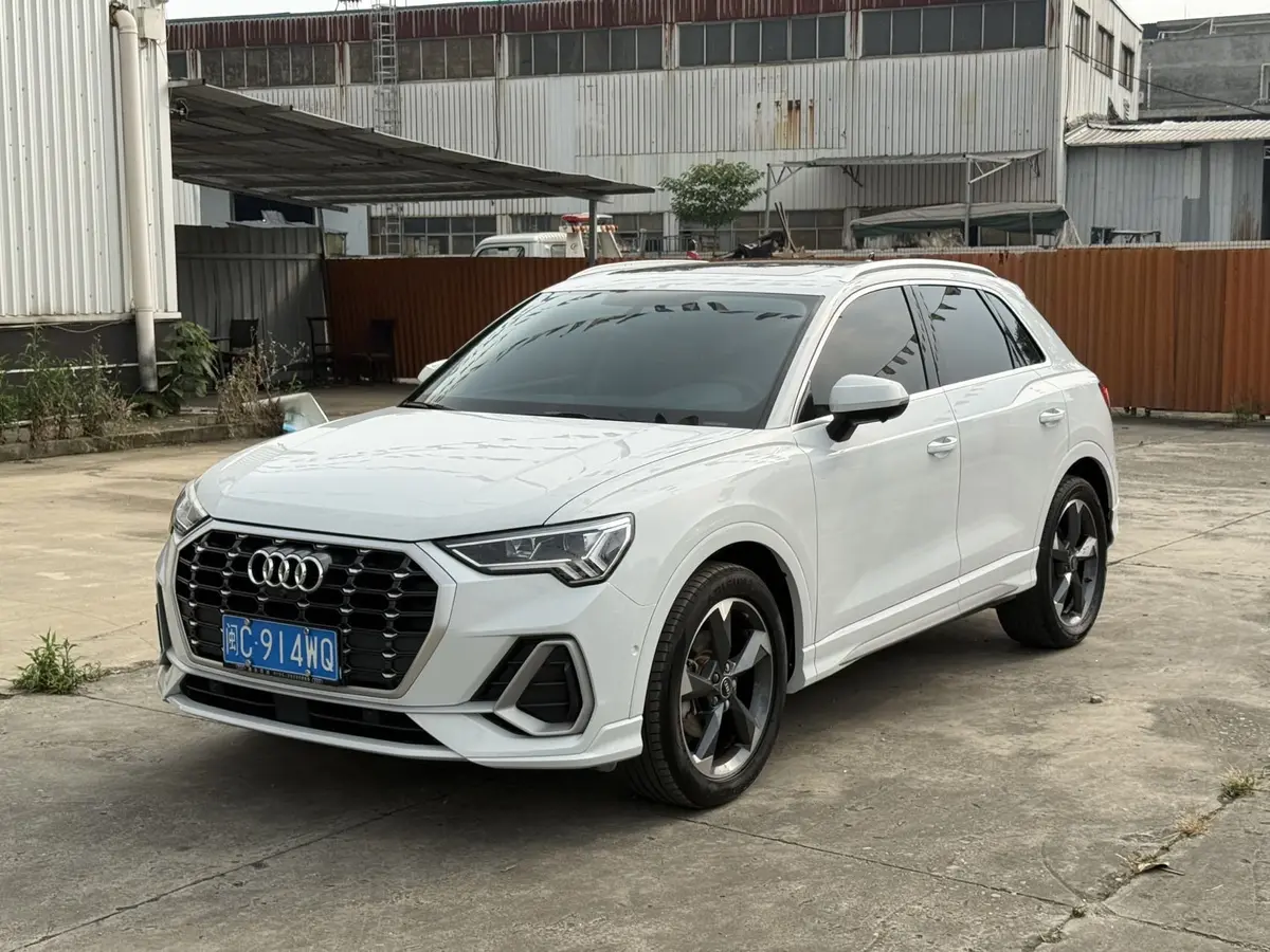 Audi Q3, 2022 модельный год, комплектация Shishang Donggan, 35 TFSI, 1.4T, DCT (роботизированная КПП с двойным сцеплением), передний привод