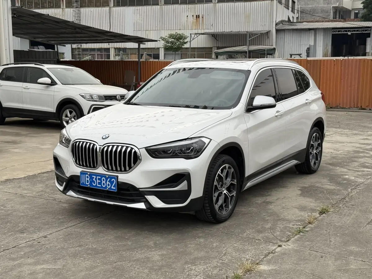 宝马X1 2022款 20i 时尚型 2.0T 自动 前置前驱