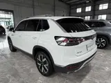 Volkswagen Tayron, 2023 модельного года, 280TSI, передний привод, комплектация Люкс PLUS 18