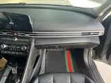 Hyundai Elantra, 2023 модельного года, 1.5L CVT LUX, комплектация «Люкс», экологический класс China VI 4