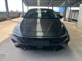 Hyundai Elantra, 2023 модельного года, 1.5L CVT LUX, комплектация «Люкс», экологический класс China VI 10