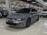 Volkswagen Golf 2023 модельного года, 280 Pro, с опциональными электроприводом сидений, памятью сидений, контурной подсветкой салона 1