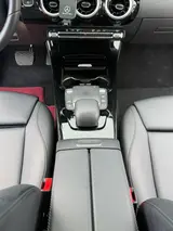 Mercedes-Benz A 180 L, 2022 модельного года, спортивный седан 3