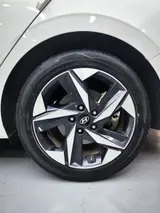 Hyundai Elantra, 2022 модельного года, 1.5L, CVT, комплектация «LUX (Премиум)», экологический стандарт China VI 6