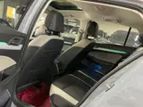 Volkswagen Golf 2023 модельного года, 280 Pro, с опциональными электроприводом сидений, памятью сидений, контурной подсветкой салона 1