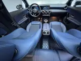 奔驰A180 2022款 运动轿车 3