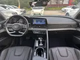 伊兰特 2022款 1.5L CVT LUX尊贵版 1.5L 自动 前置前驱 16