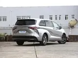 Sienna 2027 2.5L Гибрид Люкс Полный привод 7