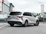 Sienna 2026 2.5L Гибрид Знатный Полный привод 7