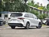 Sienna 2027 2.5L Гибрид Платинум Передний привод 7
