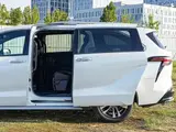 Granvia 2026 2.5L Гибрид Знатный PLUS Полный привод 7