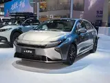 Toyota Corolla 2026 1.8L Гибрид Пионер Вариатор Передний привод 3