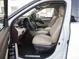 Highlander 2.5L Гибрид Высший 7-мест Полный привод 6