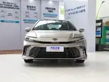 Camry 2026 2.0L Гибрид Лучезарный Передний привод 2