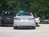 Camry 2026 2.0L Гибрид Знатный Передний привод 12