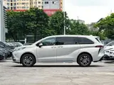 Sienna 2027 2.5L Гибрид Комфорт Передний привод 4
