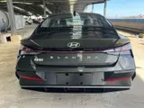 Hyundai Elantra, 2023 модельного года, 1.5L CVT LUX, комплектация «Люкс», экологический класс China VI 7