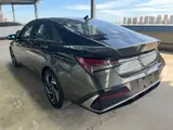 Hyundai Elantra, 2023 модельного года, 1.5L CVT LUX, комплектация «Люкс», экологический класс China VI 13