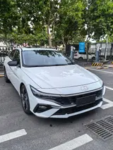 2023款现代伊兰特1.5L精英版 8