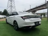 Hyundai Elantra 2022 1.5L CVT GLX 14
