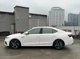 Skoda Octavia PRO 2022 TSI280 Luxury Edition 1.4T АКПП Передний привод 16