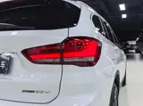 BMW X1 2022 sDrive20Li Fashion 1.5T АКПП Передний привод 12