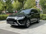 三菱欧蓝德 2021款 改款 2.0L 两驱畅行版 5座 2.0L 自动 前置前驱 1