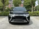 三菱欧蓝德 2021款 改款 2.0L 两驱畅行版 5座 2.0L 自动 前置前驱 3