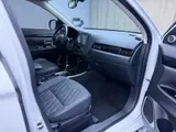 Mitsubishi Outlander 2021 Facelift 2.0L 2WD Changxiang 7-Seat Automatic FWD 4