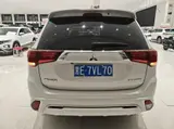 三菱欧蓝德 2021款 2.0L 两驱曜动版 5座 2.0L 自动 前置前驱 8