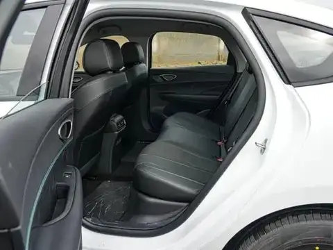 Seal 05 DM-i 2026 128KM Luxury Edition, Передний привод