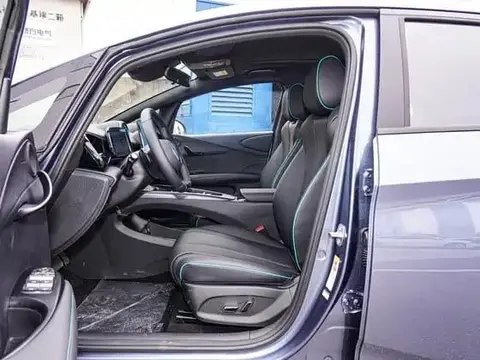 Dolphin 2025 Smart-Drive 410KM Fashion Edition, Передний привод