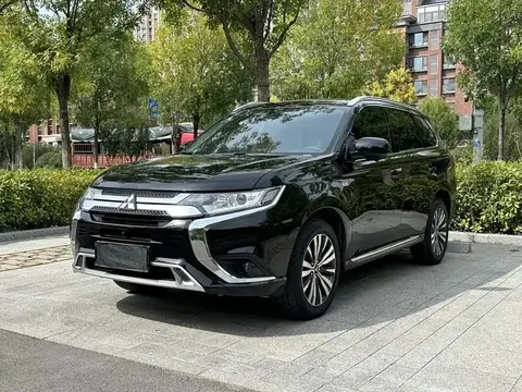 Mitsubishi Outlander, 2021 модельный год, рестайлинг, комплектация Changxing, 5 мест, 2.0L, CVT, автоматическая КПП, передний привод